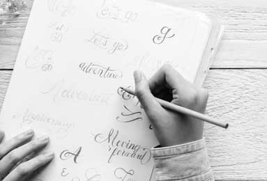 意甲知名评论员：米兰在缺兵少将的情况下2比1战胜佛罗伦萨，本来他们上一场还能赢尤文的